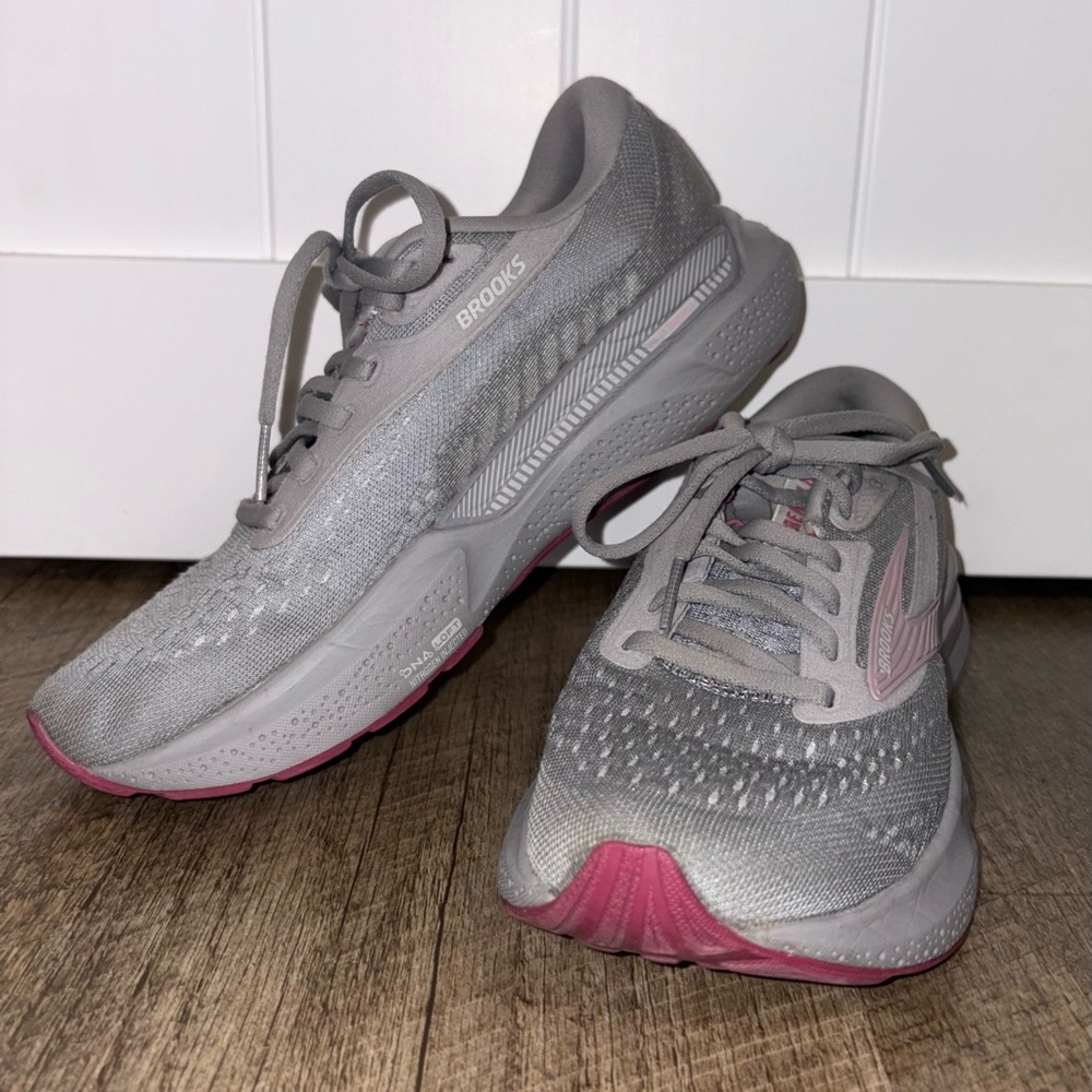Brooks Adrenaline GTS 24 Tennis Shoes